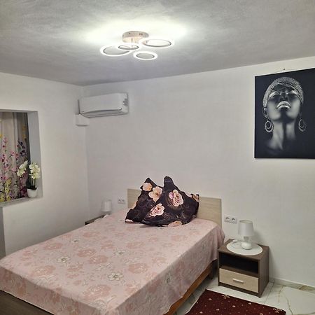 Apartament Timeea Байле Херкулане Екстериор снимка